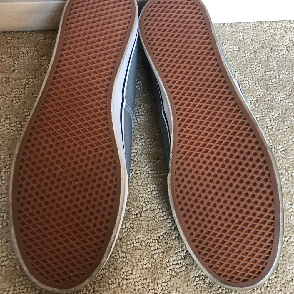 Vans - Picture 3 of 4